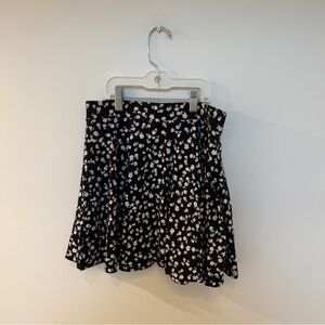 🖤🤍🌸Black & white - floral skirt - size medium